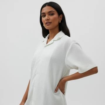 45 degree front shot - Full - Confident Three-Quarter Pose 