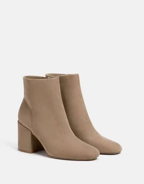 Square-toe suede tan ankle boots