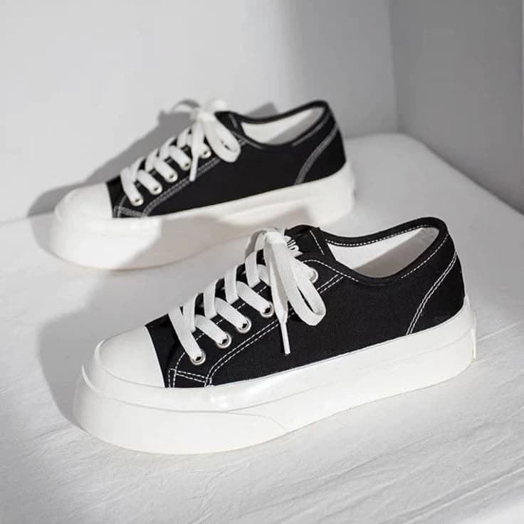 Converse sneaker