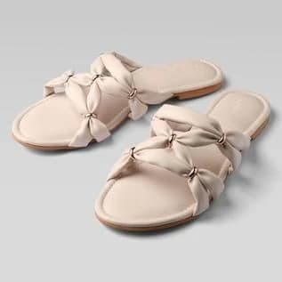 Women white flats