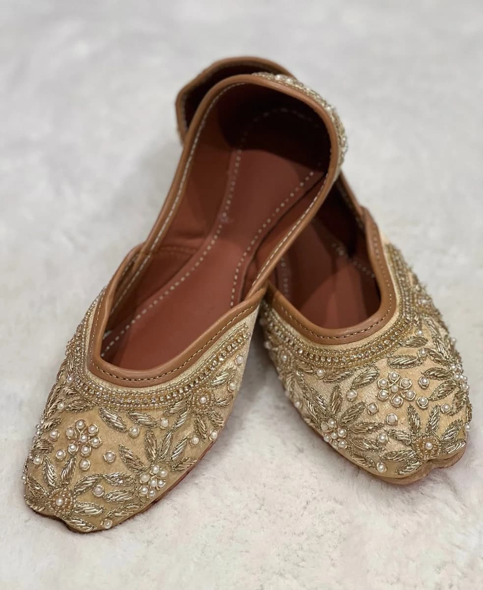 Pearl embroidered handcrafted jutti