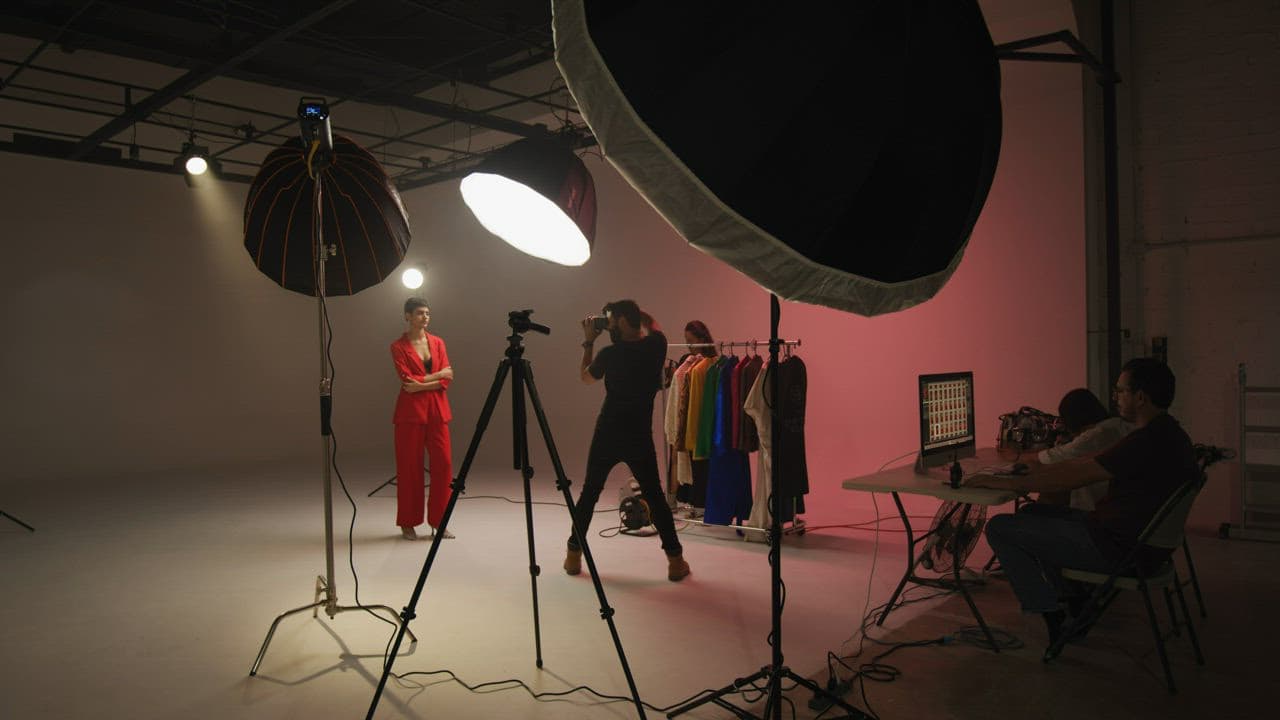 Studio Photographer Model motion campaign