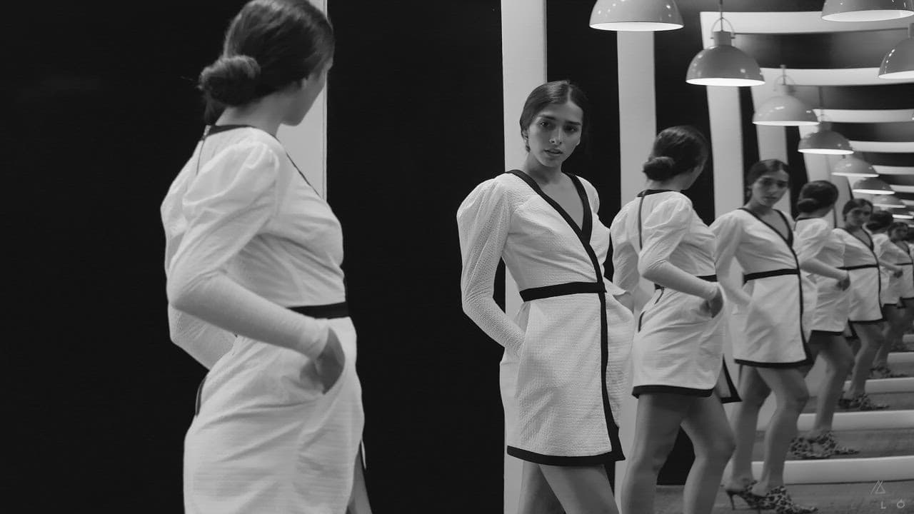 Fashion Model in Mirrors motion campaign